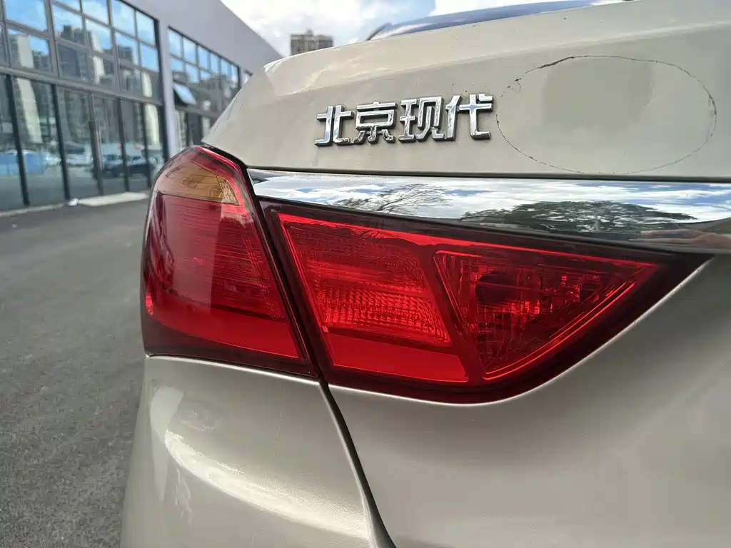Hyundai Mistra — фото 14