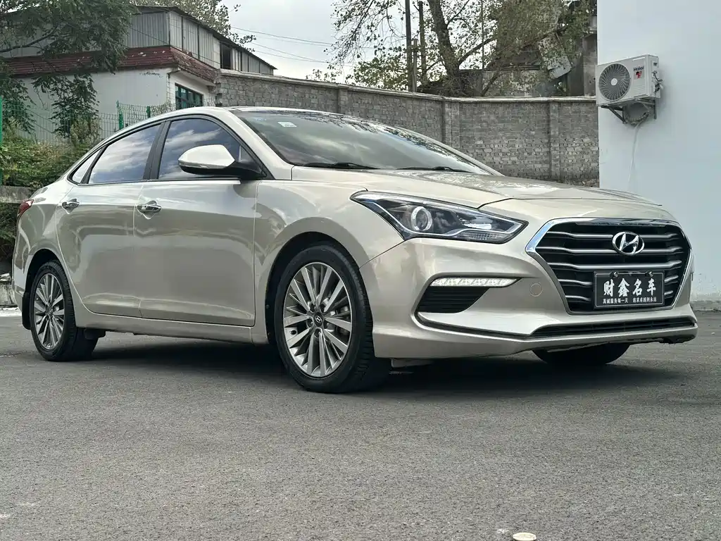 Hyundai Mistra — фото 3