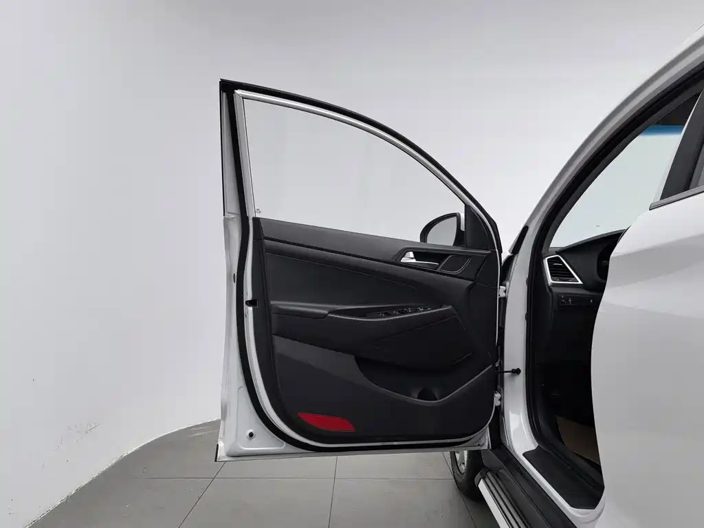 Hyundai Tucson — фото 8