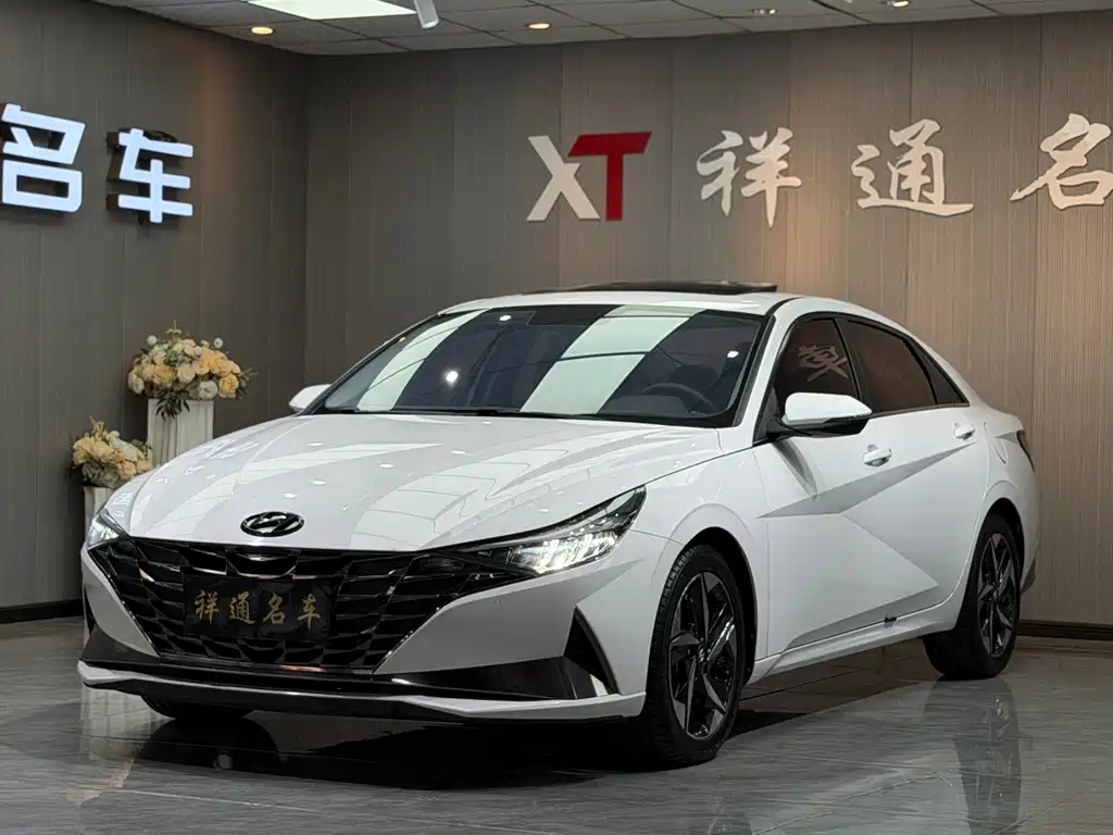 Hyundai Elantra — фото 3