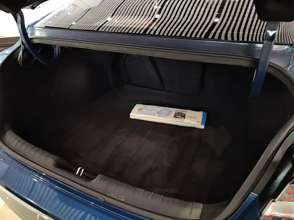 Hyundai Elantra — фото 15