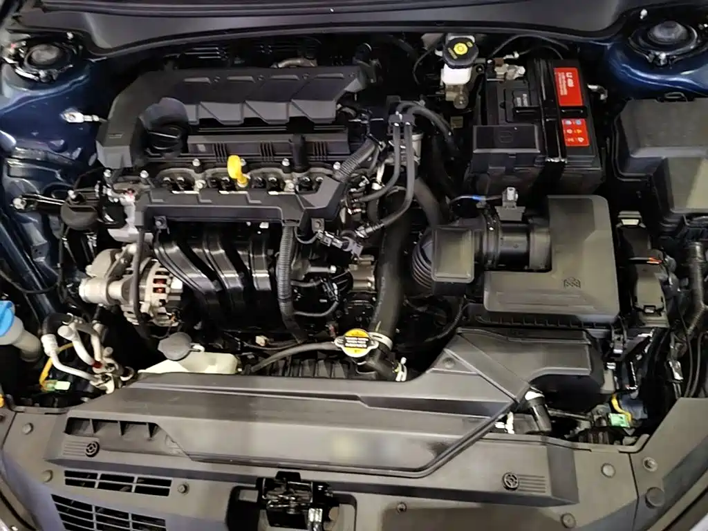 Hyundai Elantra — фото 16
