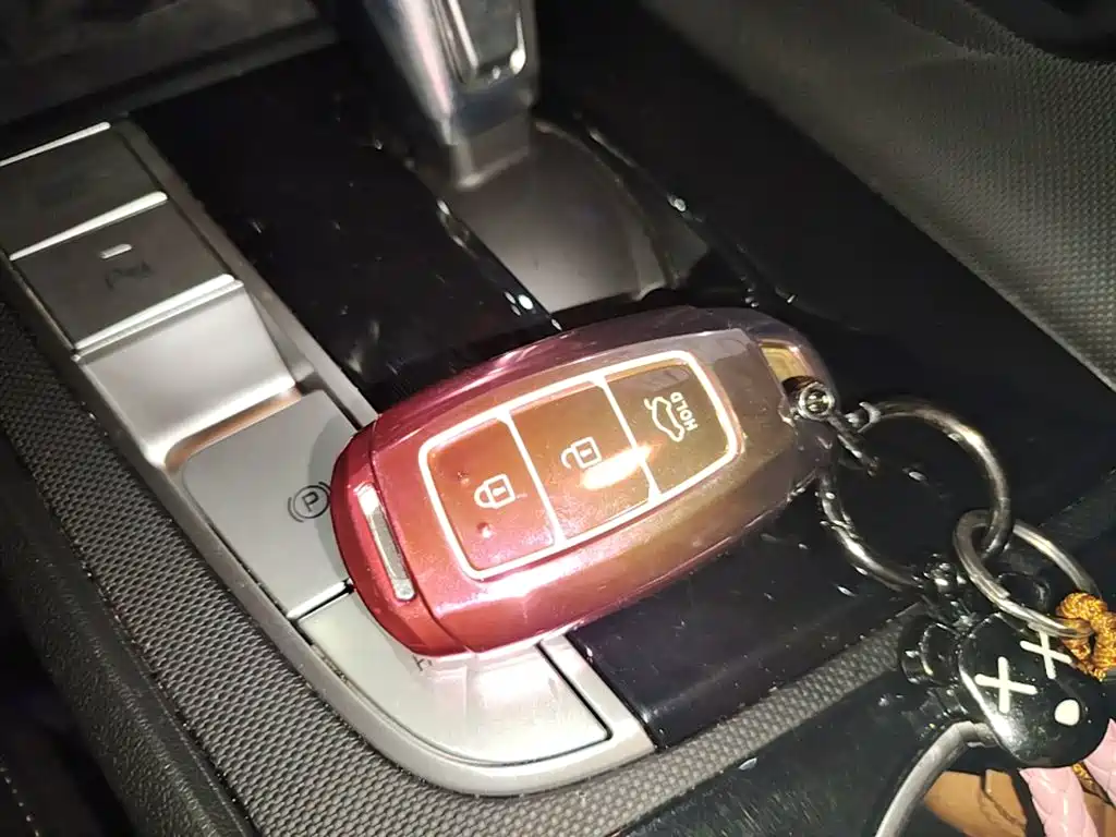 Hyundai Elantra — фото 17