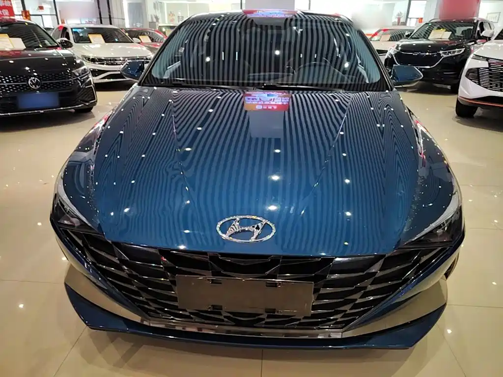Hyundai Elantra — фото 3
