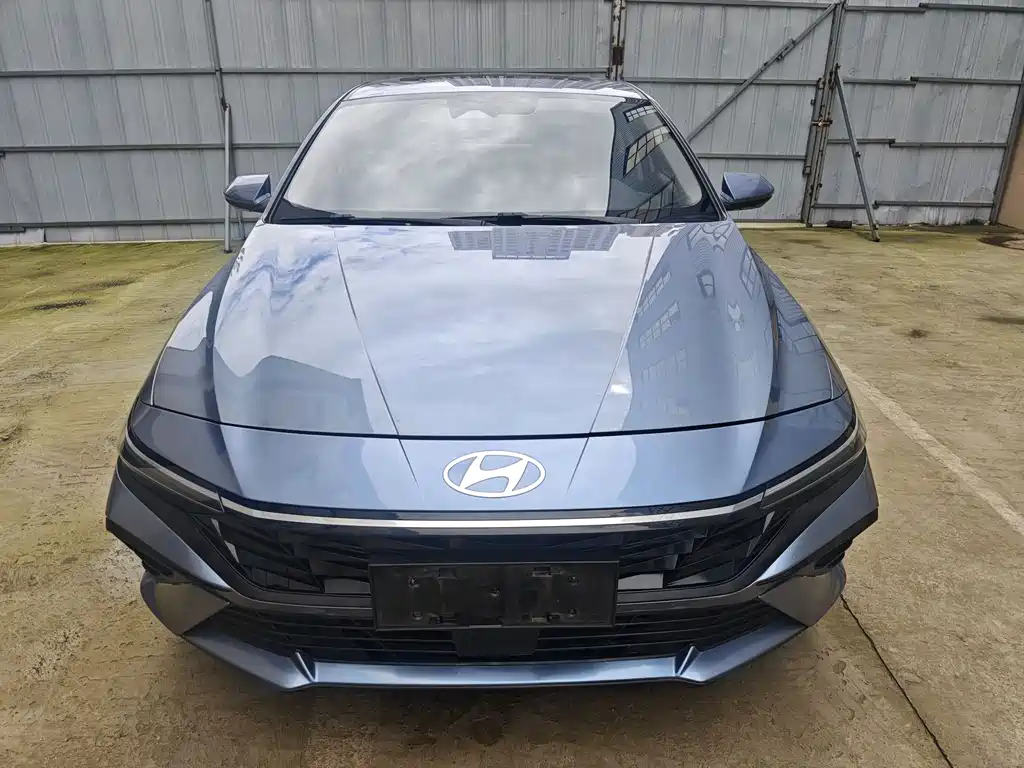 Hyundai Elantra — фото 2
