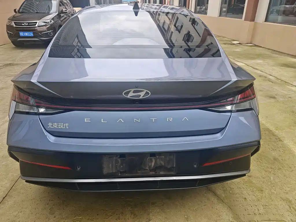 Hyundai Elantra — фото 5