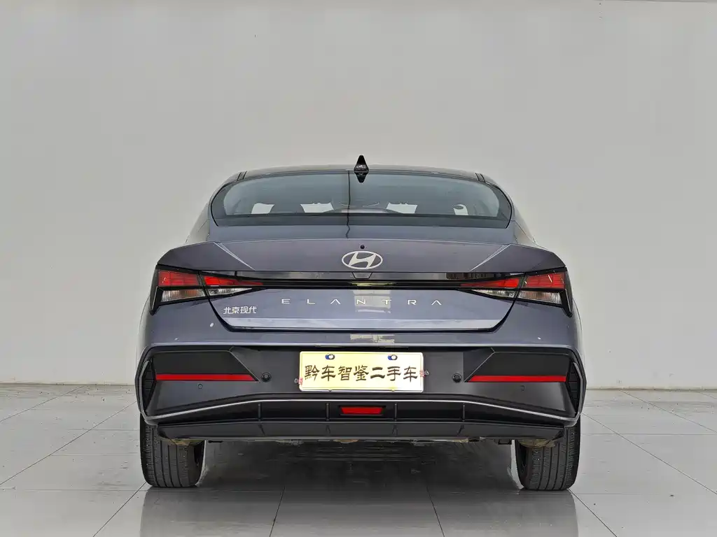 Hyundai Elantra — фото 5