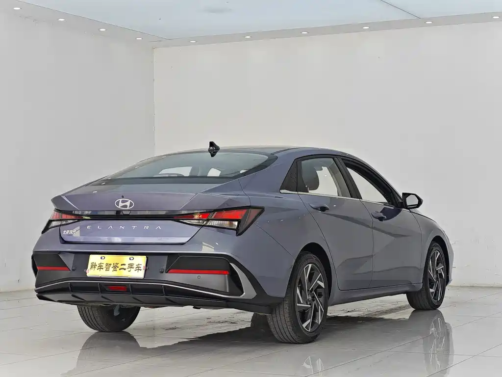 Hyundai Elantra — фото 6