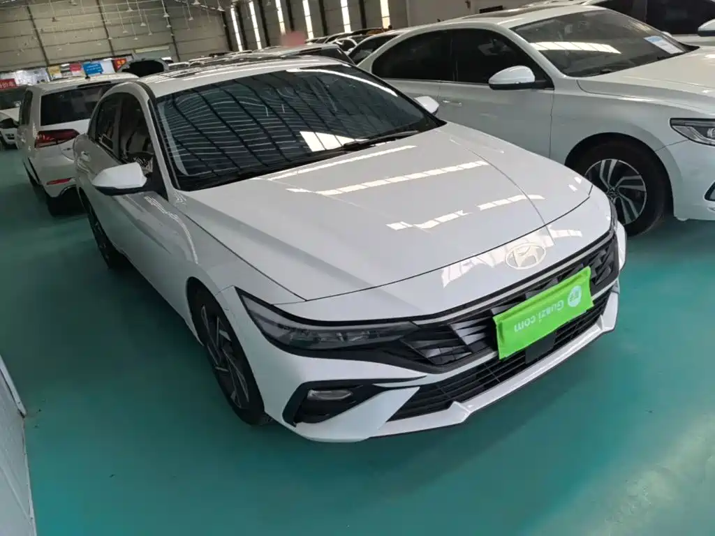 Hyundai Elantra — фото 4