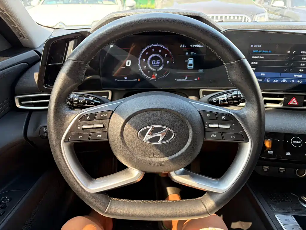 Hyundai Elantra — фото 14