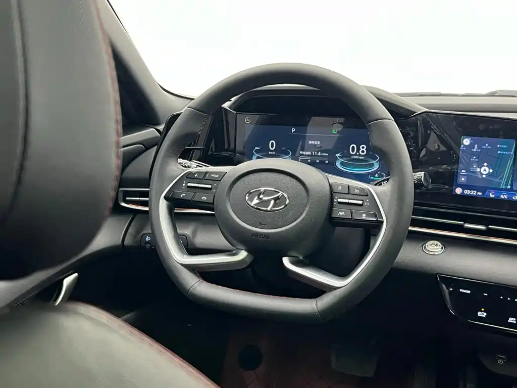 Hyundai Elantra — фото 26