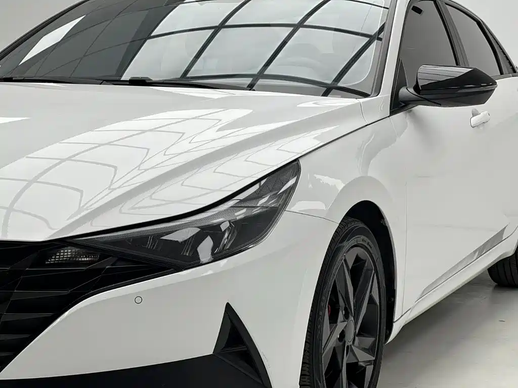 Hyundai Elantra — фото 4