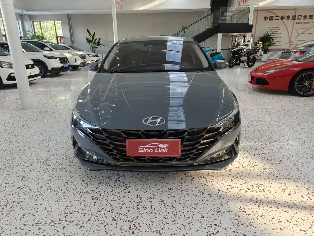Hyundai Elantra — фото 2