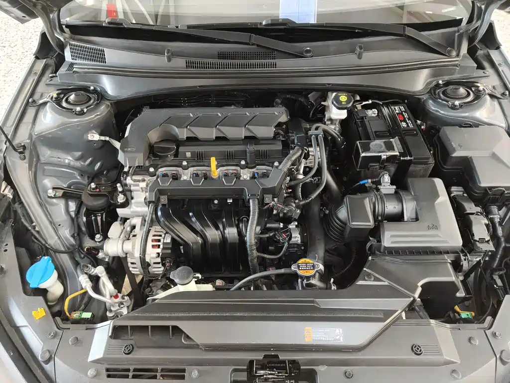 Hyundai Elantra — фото 16