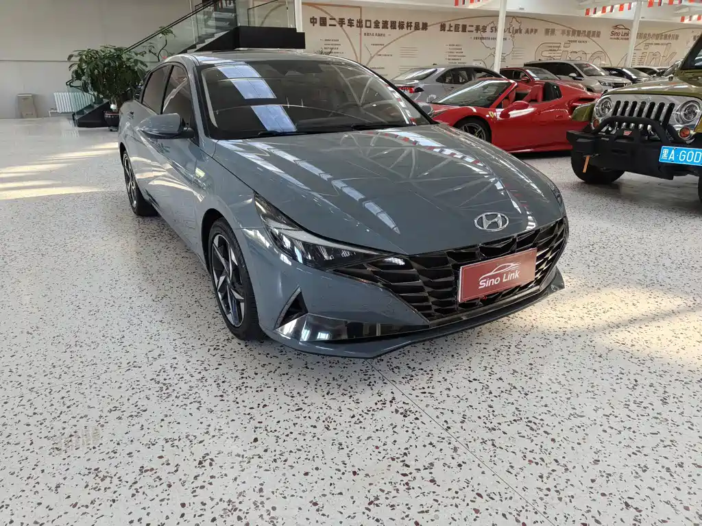 Hyundai Elantra — фото 3