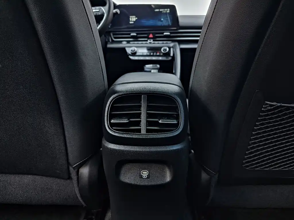 Hyundai Elantra — фото 14