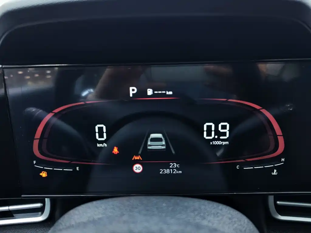 Hyundai Elantra — фото 18