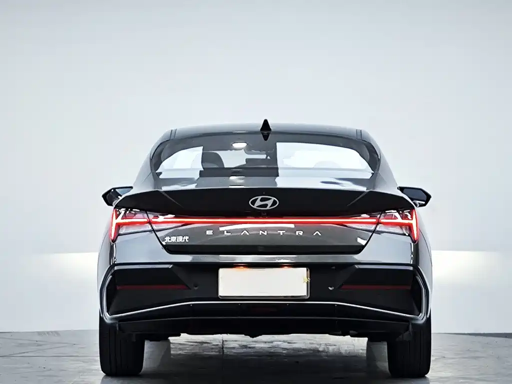 Hyundai Elantra — фото 6