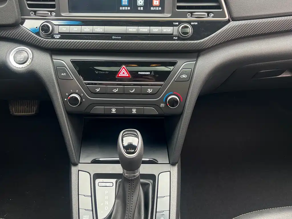 Hyundai Elantra — фото 14