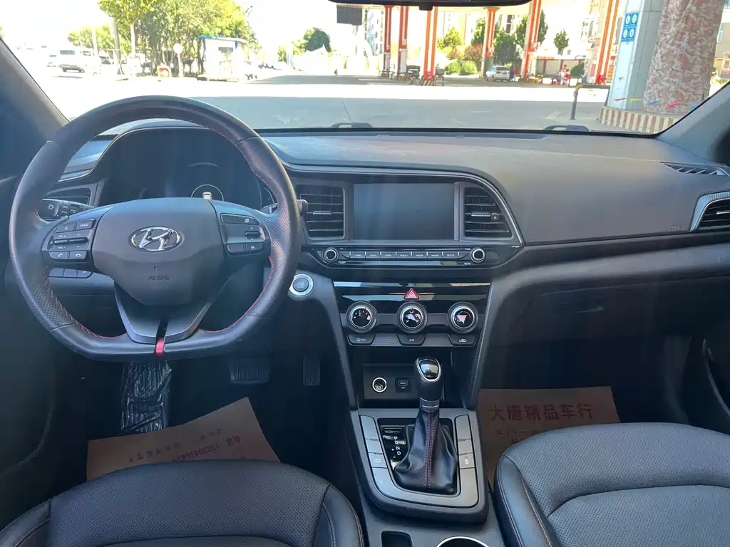 Hyundai Elantra — фото 6