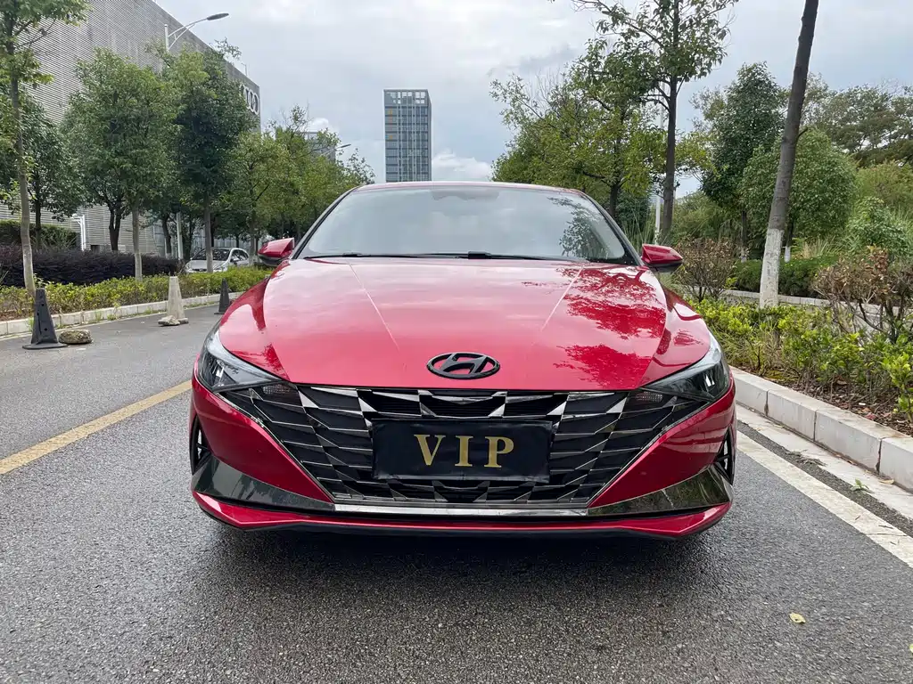 Hyundai Elantra — фото 2