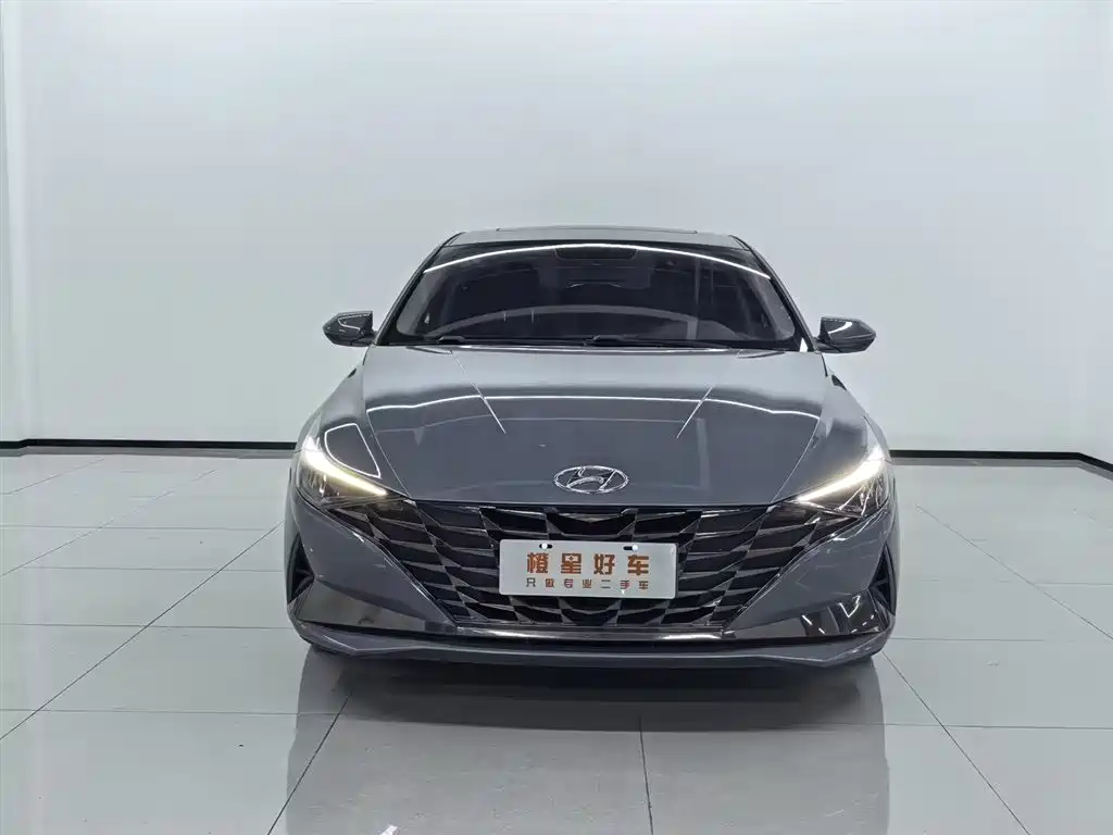 Hyundai Elantra — фото 2