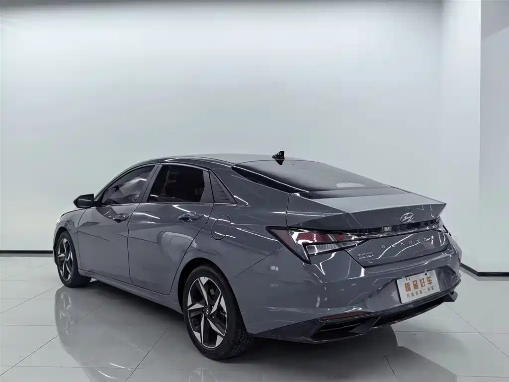Hyundai Elantra — фото 4