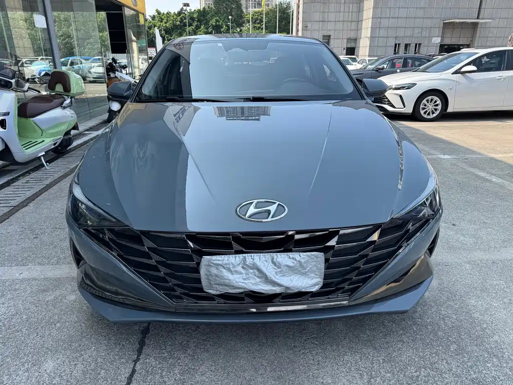 Hyundai Elantra — фото 2