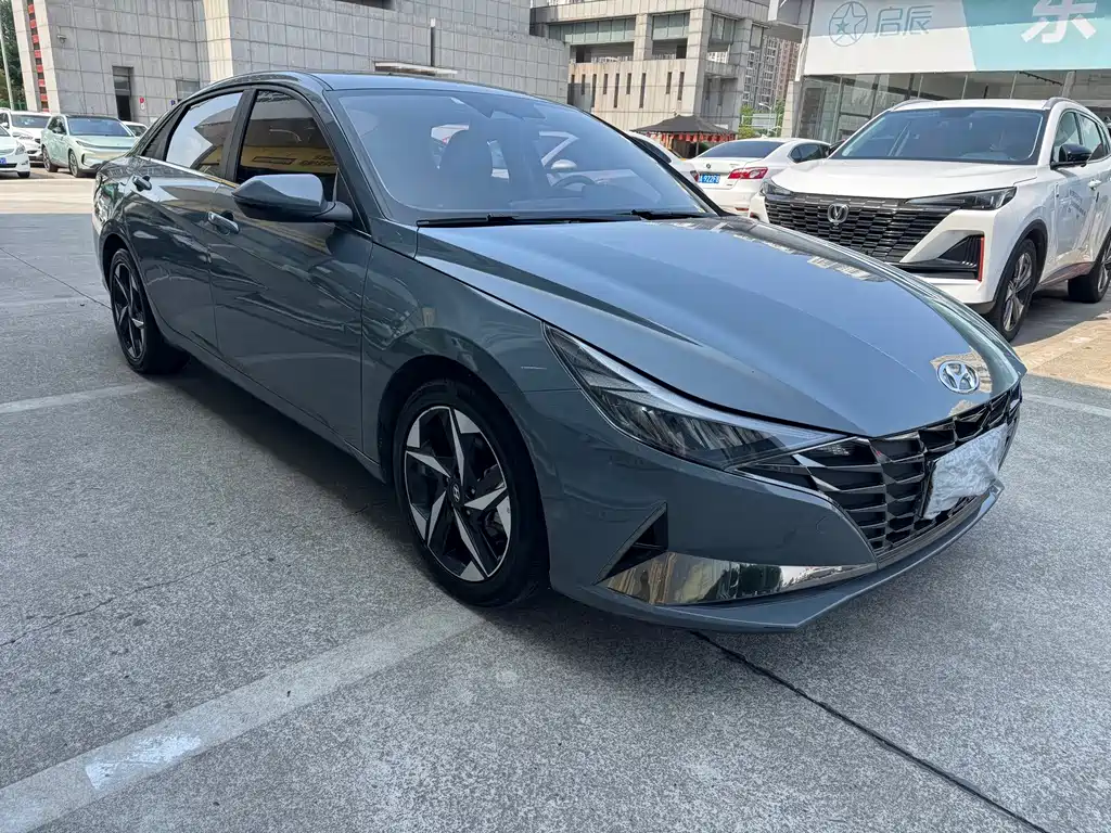 Hyundai Elantra — фото 3
