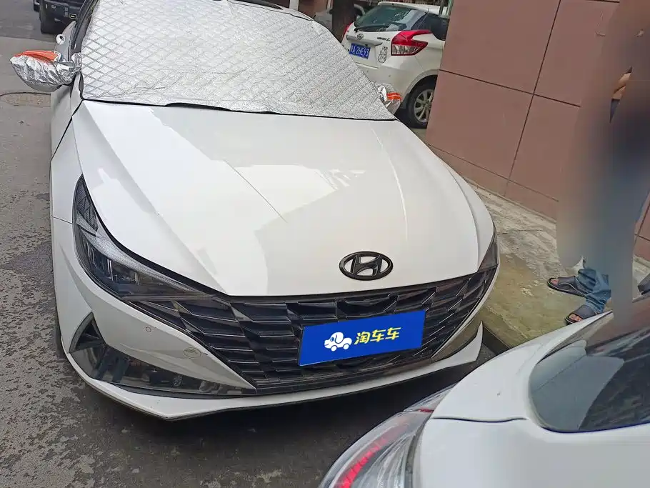 Hyundai Elantra — фото 2