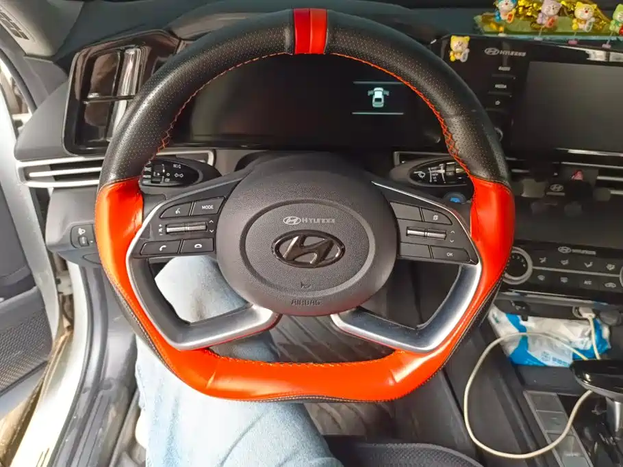 Hyundai Elantra — фото 15