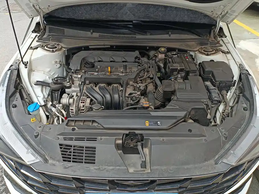 Hyundai Elantra — фото 10