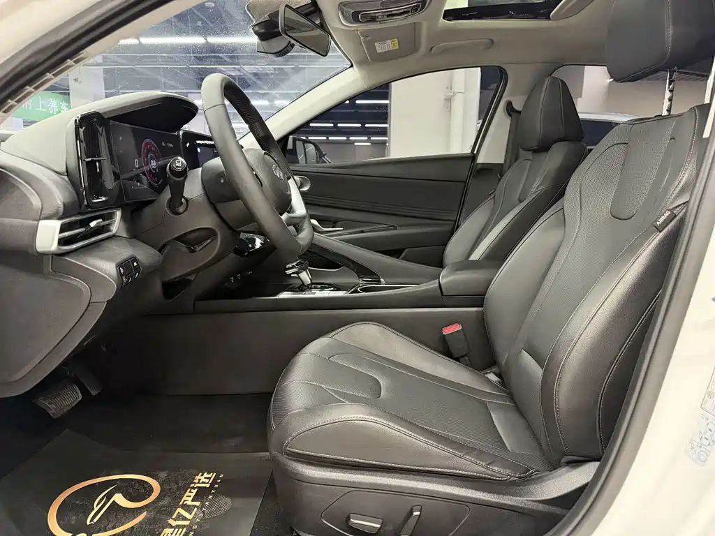 Hyundai Elantra — фото 10