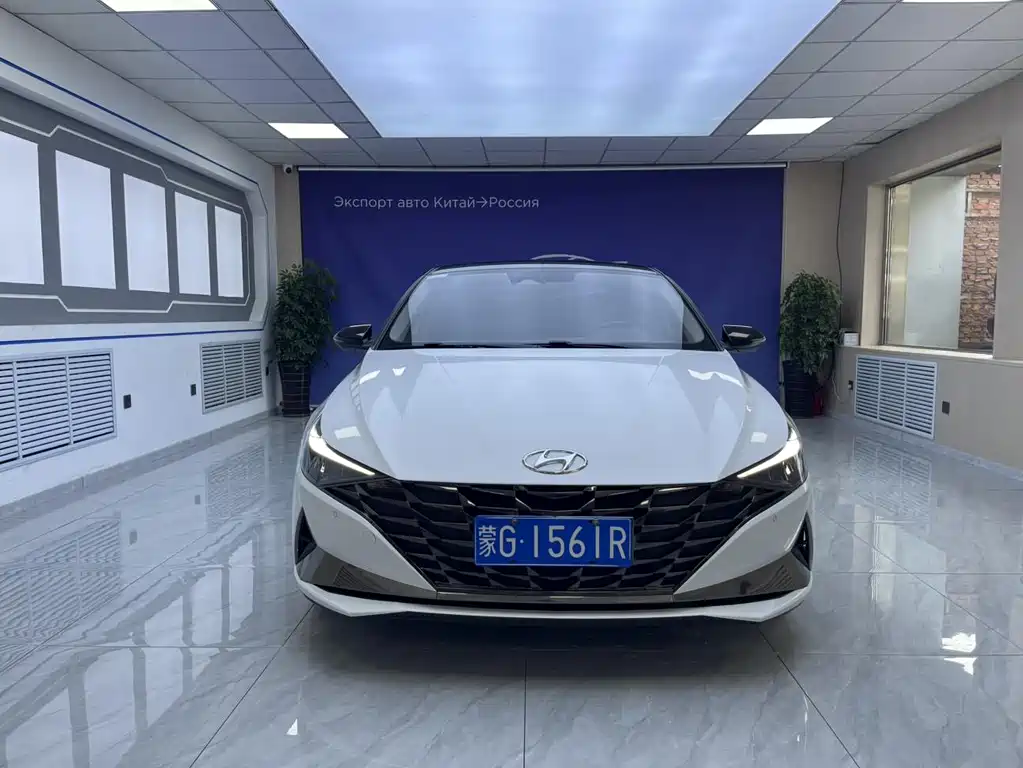 Hyundai Elantra — фото 2