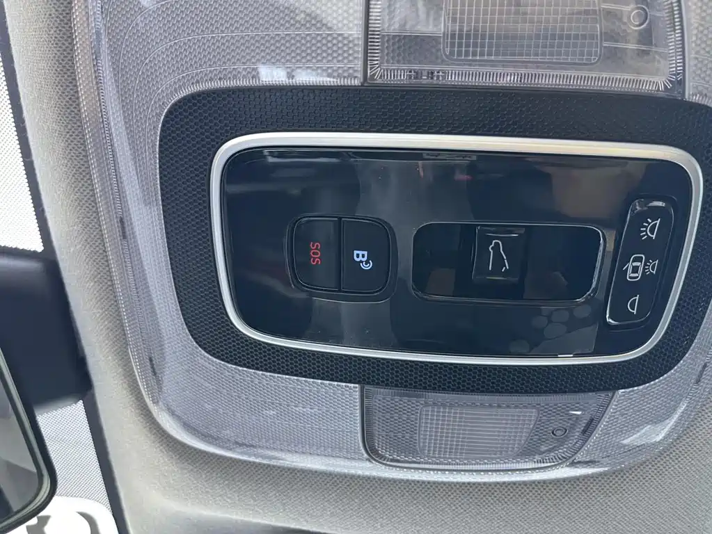 Hyundai Elantra — фото 18
