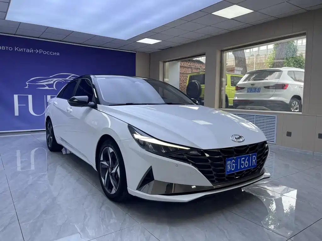 Hyundai Elantra — фото 3