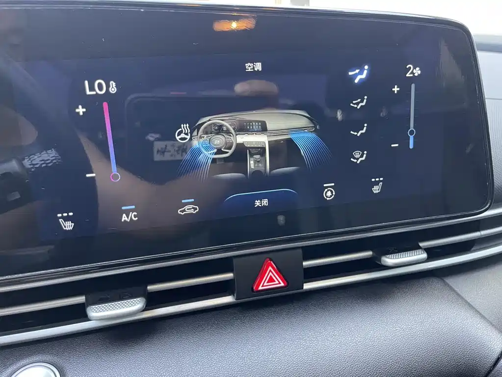 Hyundai Elantra — фото 23