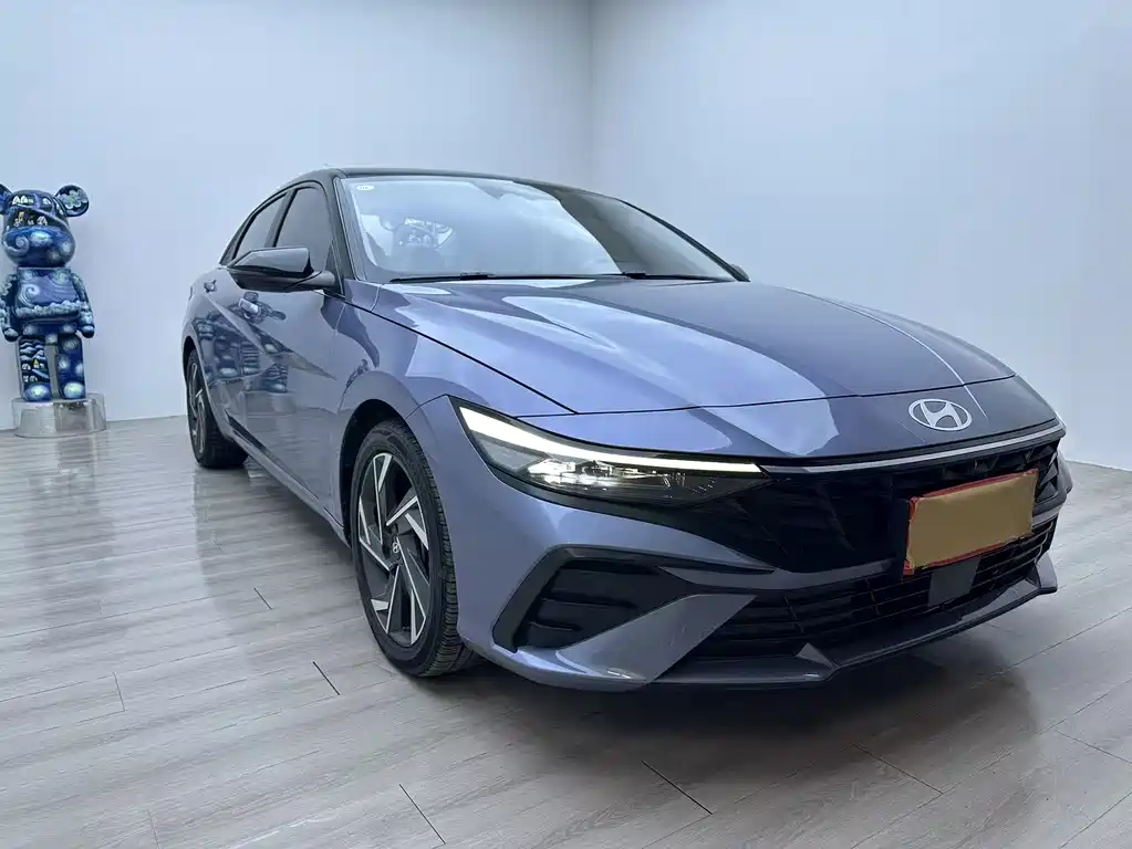 Hyundai Elantra — фото 2