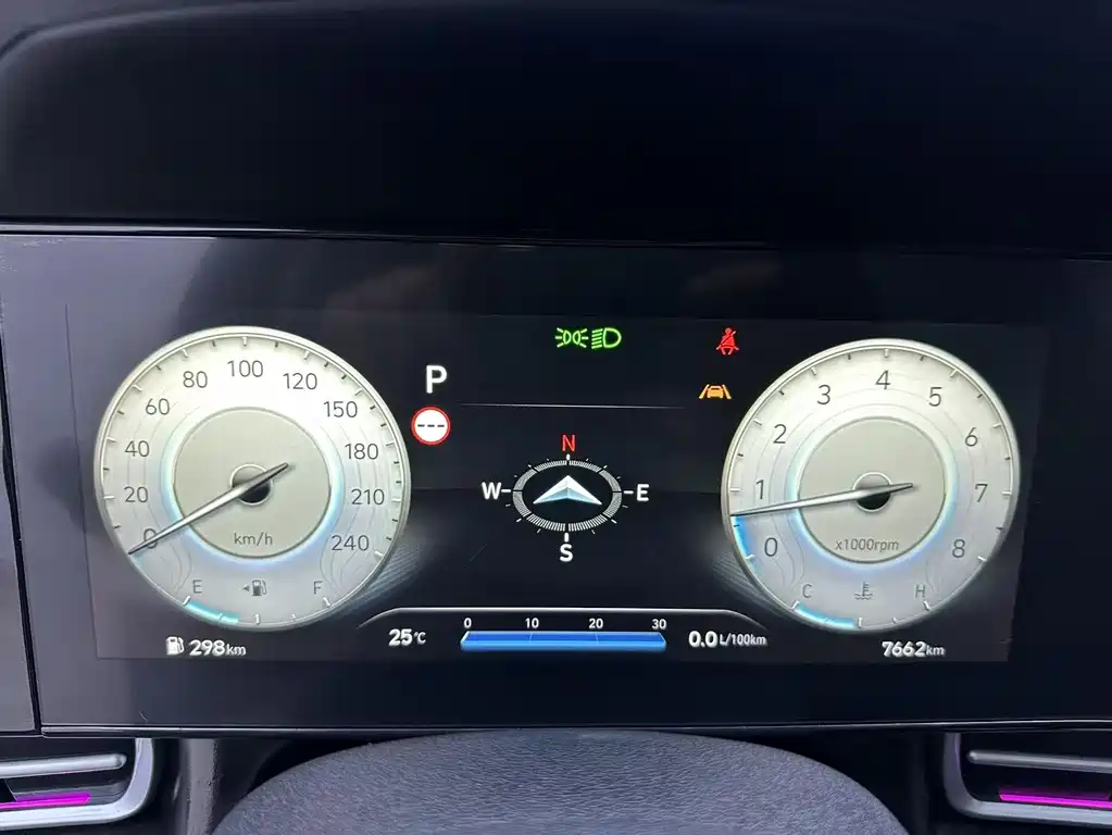 Hyundai Elantra — фото 17