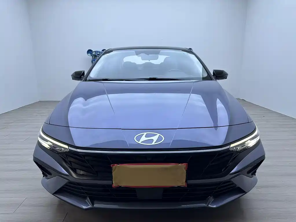 Hyundai Elantra — фото 3