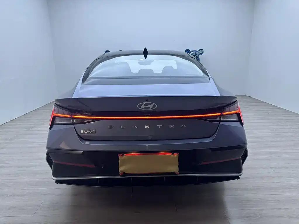 Hyundai Elantra — фото 4