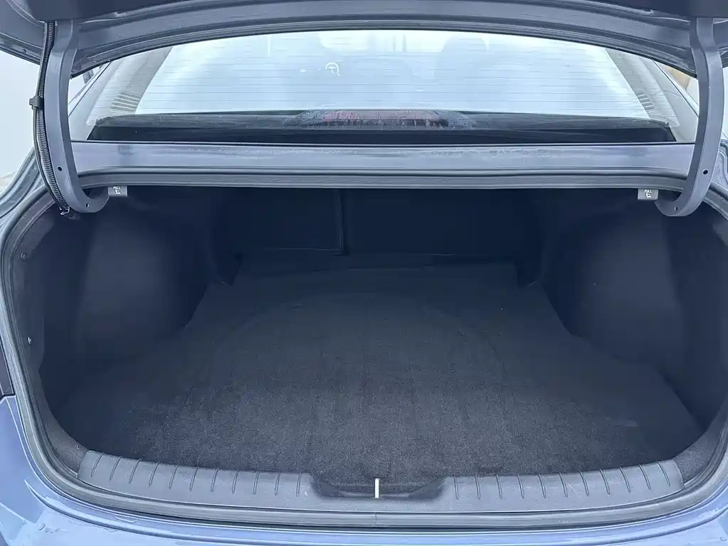 Hyundai Elantra — фото 8