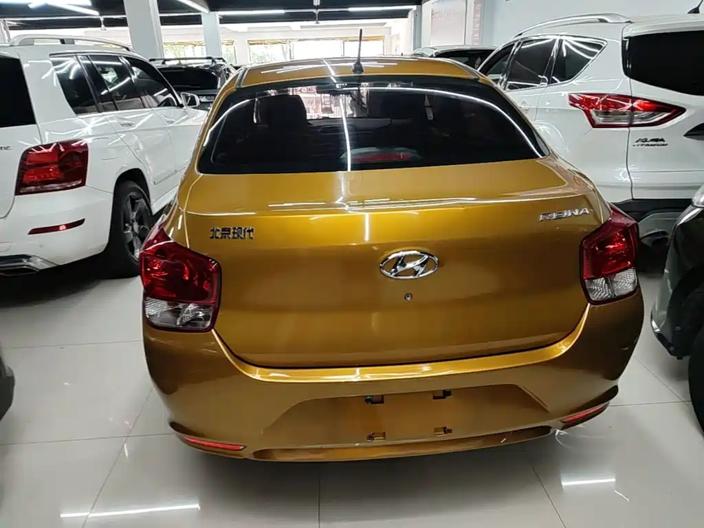 Hyundai Verna — фото 4