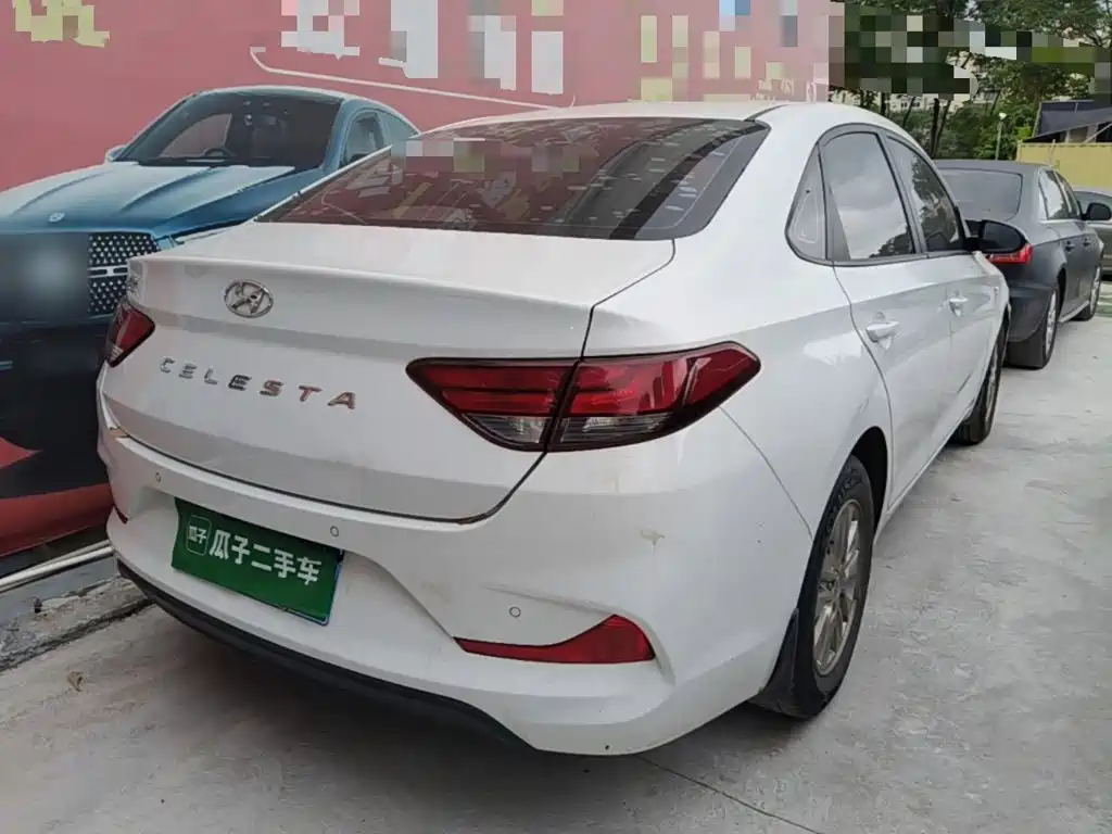 Hyundai Elantra — фото 7