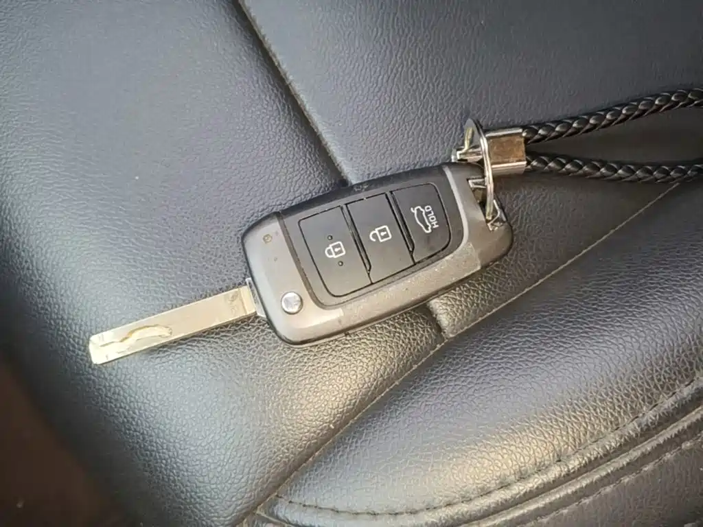 Hyundai Elantra — фото 9