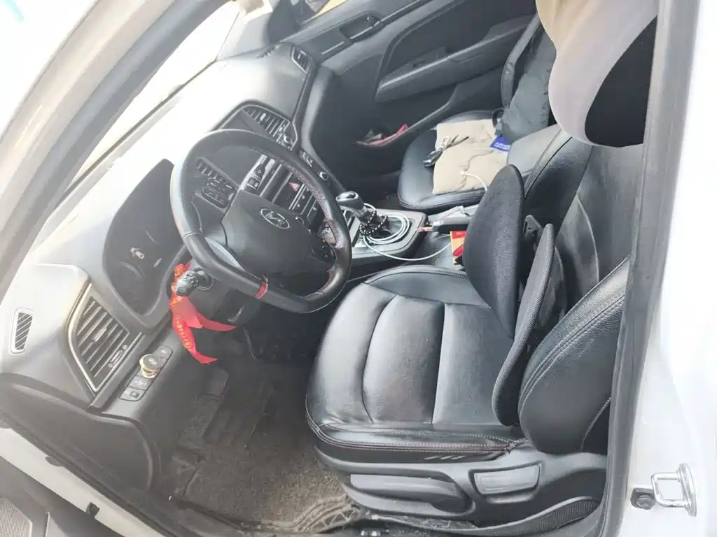 Hyundai Elantra — фото 11