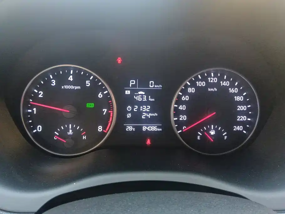 Hyundai Elantra — фото 14