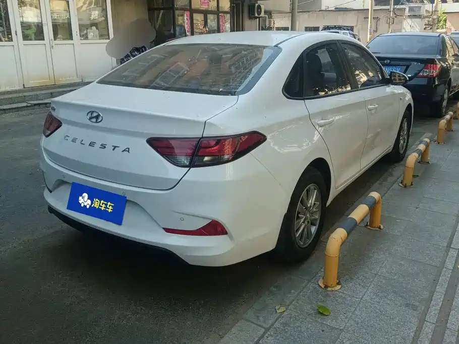 Hyundai Elantra — фото 3