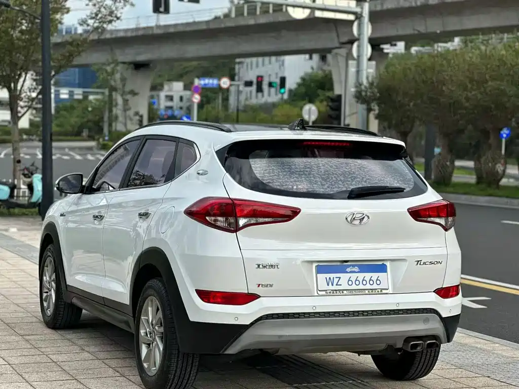 Hyundai Tucson — фото 7