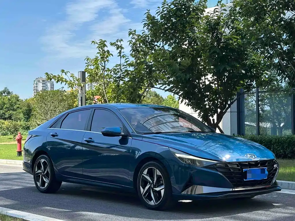 Hyundai Elantra — фото 3